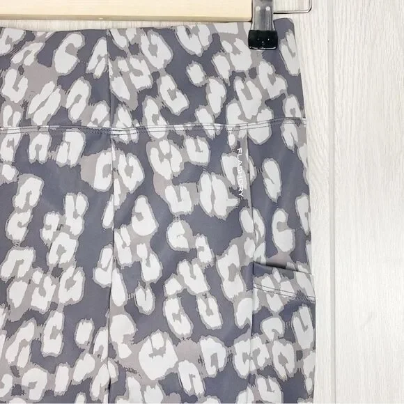 The North Face | One The Mountain Animal Print Leggings Size Medium - Picture 4 of 10